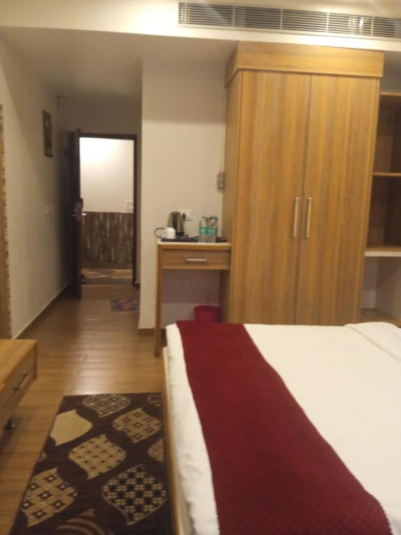 Bharwain Hotel President מראה חיצוני תמונה