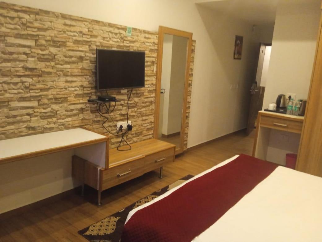 Bharwain Hotel President מראה חיצוני תמונה